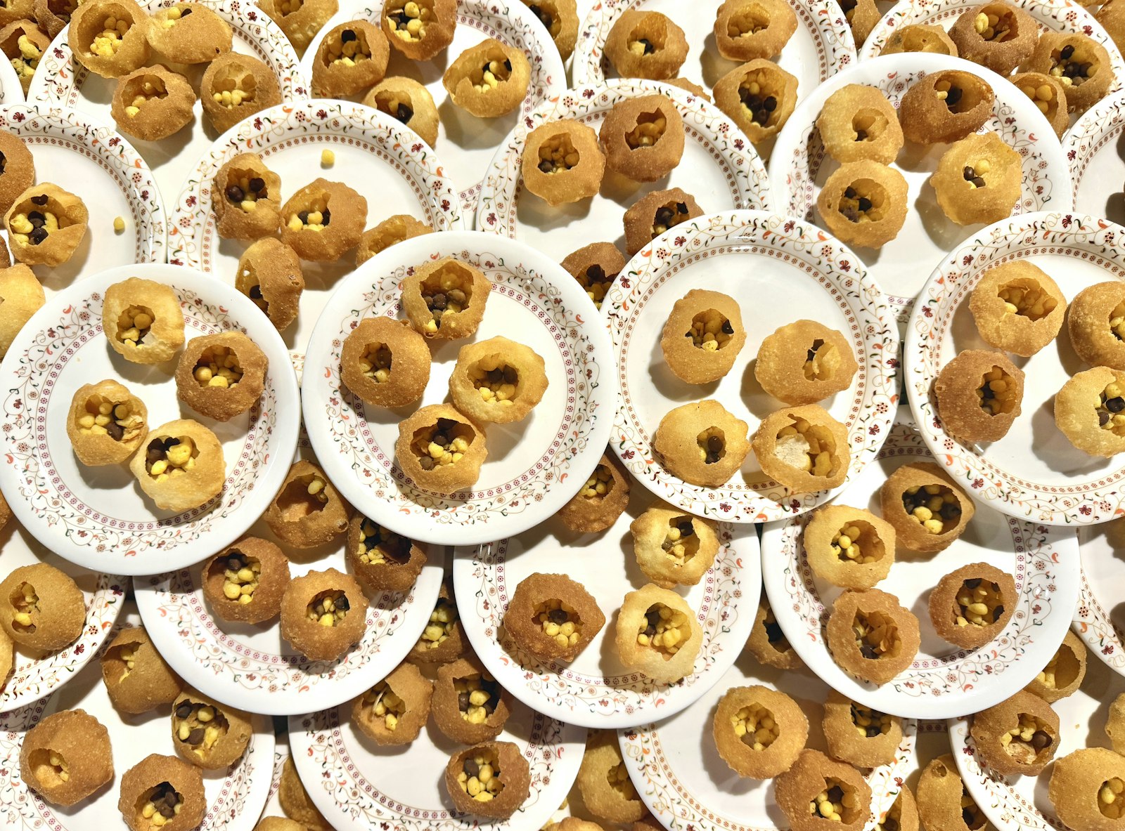 Fresh golgappe served with flavoured pani